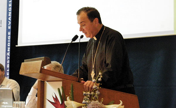 President Robert Bugbee addresses SELK's Gernal Pastoral Conference.