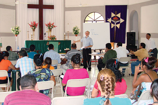 Dr. Somers addresses workshop participants.