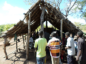 The congregation in Nhachiva assembles.