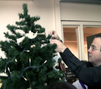 Synod Christmas tree sends a message